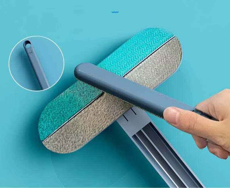 BROSSE ATTRAPE POILS 2 EN 1