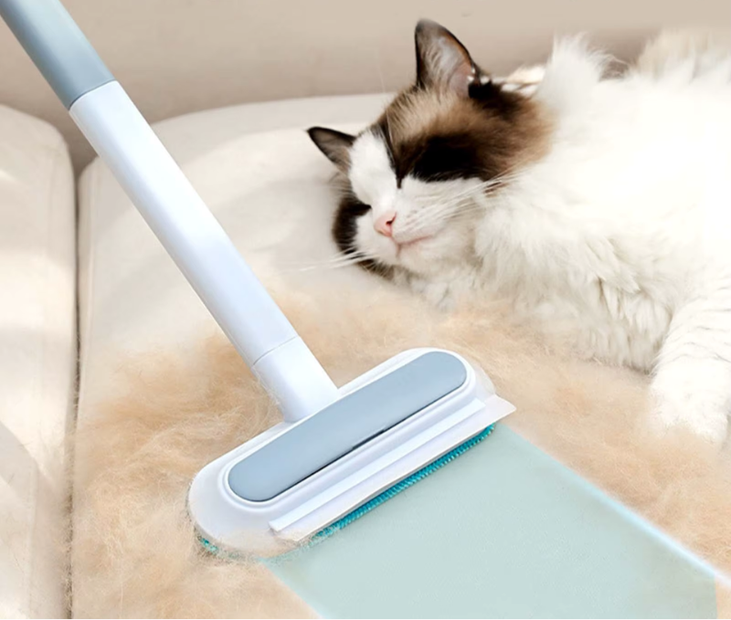 BROSSE ATTRAPE POILS 2 EN 1